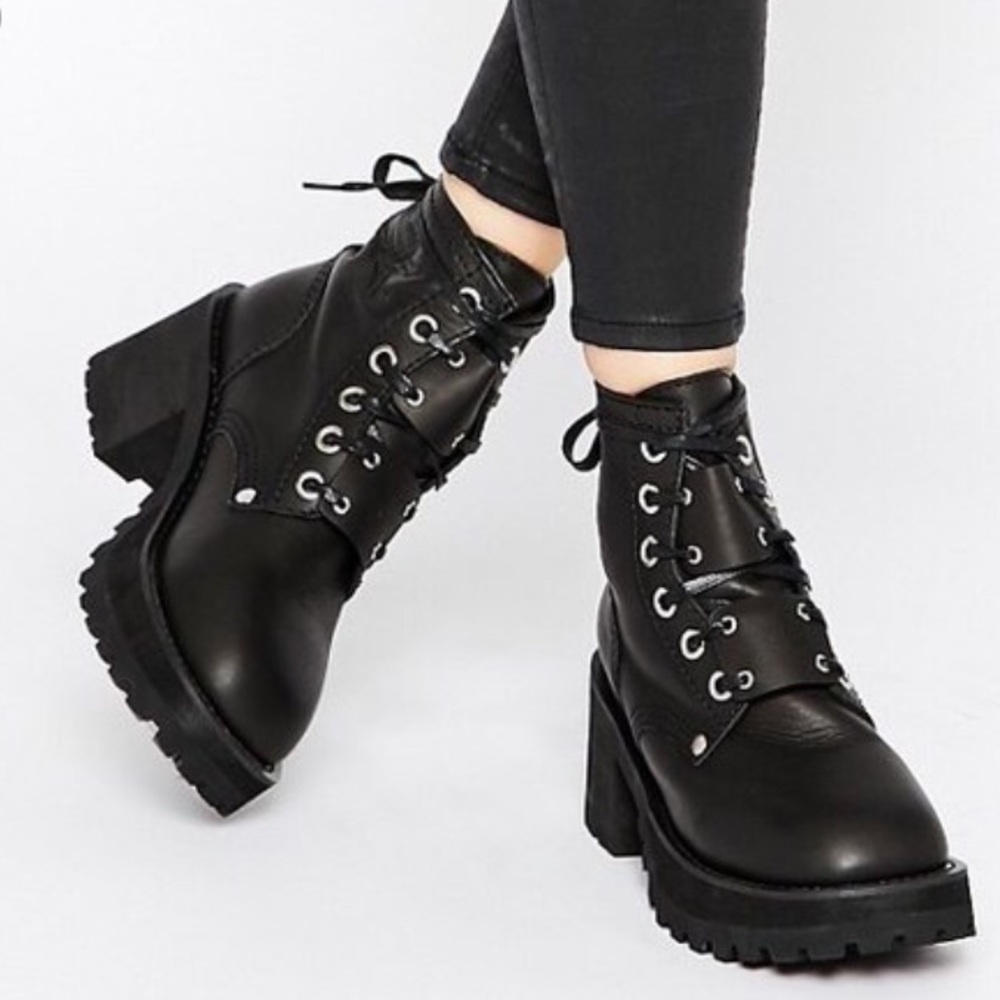 Unif Dedi Combat Boot New in box
